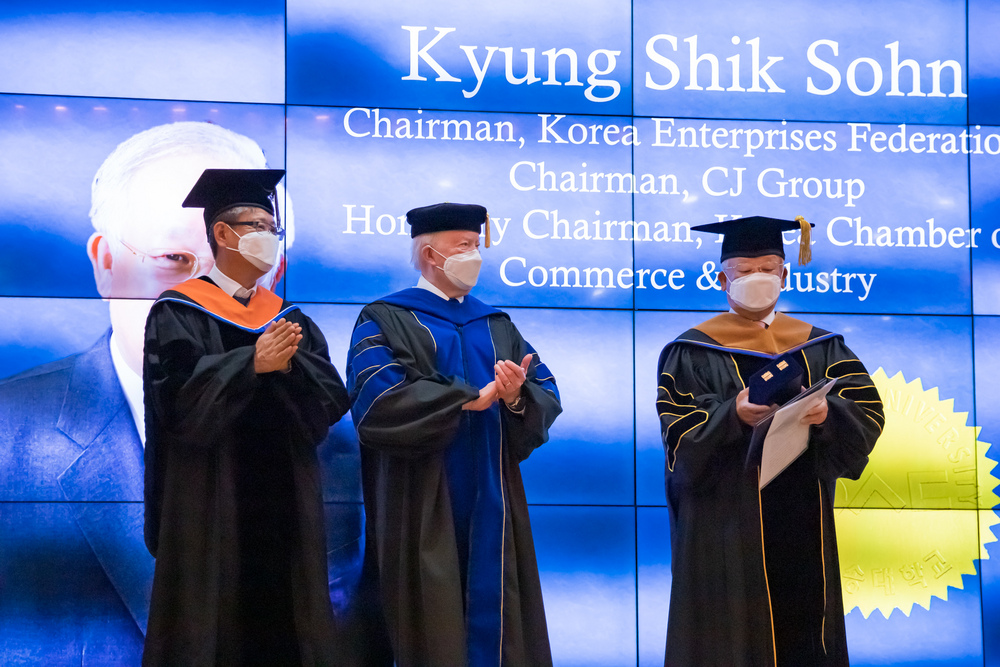 Woosong University awards honorary doctorate degree to CJ Group Chairman Sohn Kyung-shik
