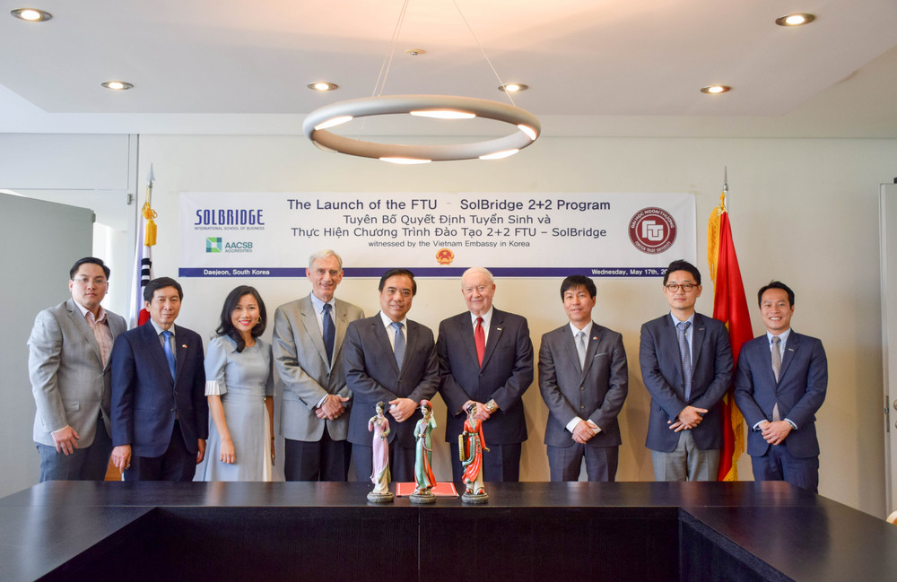 Foreign Trade University’s President Tuan visits SolBridge