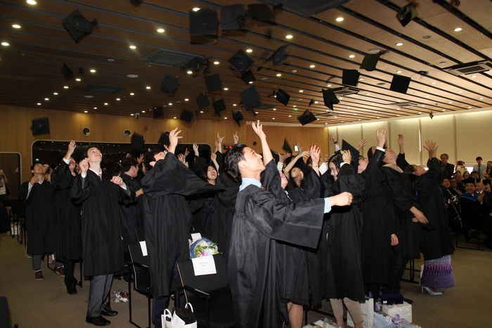 Spring Commencement Ceremony Held