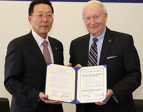 SolBridge and Daejeon Rotary Club Sign MOU