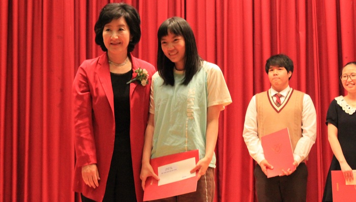 Student Wins 2nd Prize in Kyung-hee University Speech Contest
